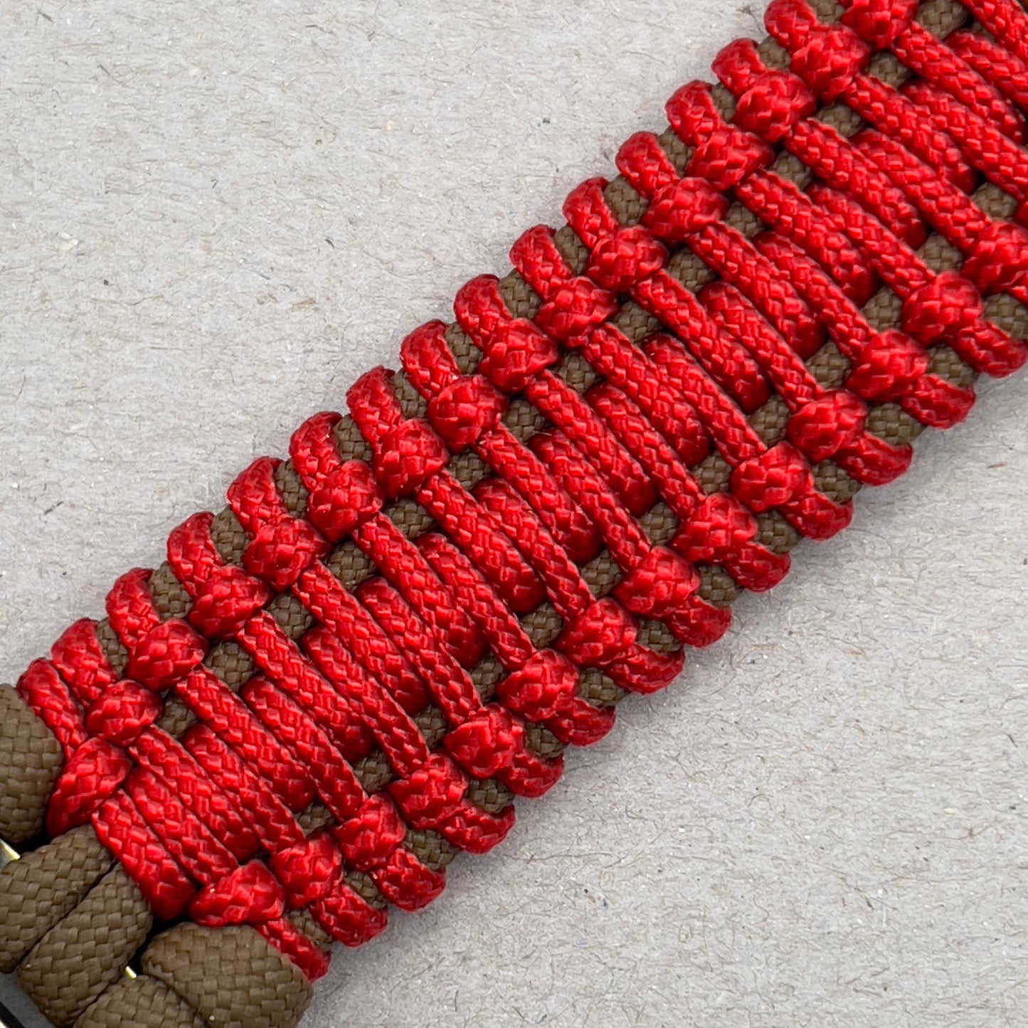 paracord bracelet